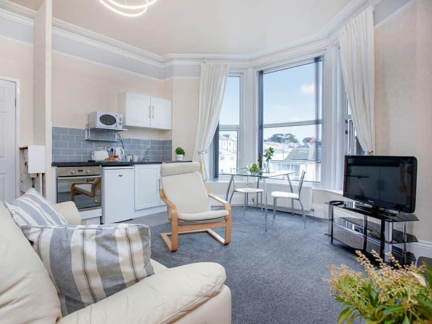 Bedford Apartment *